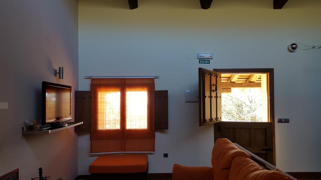 Apartamentos Rurales En Plena Sierra Ла-Калера Экстерьер фото